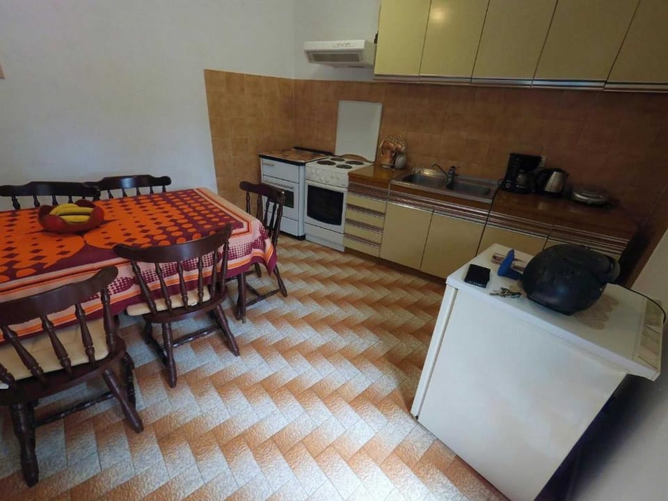 House (Three Bedroom Holiday Home with Terra) | Private kitchen | Fridge