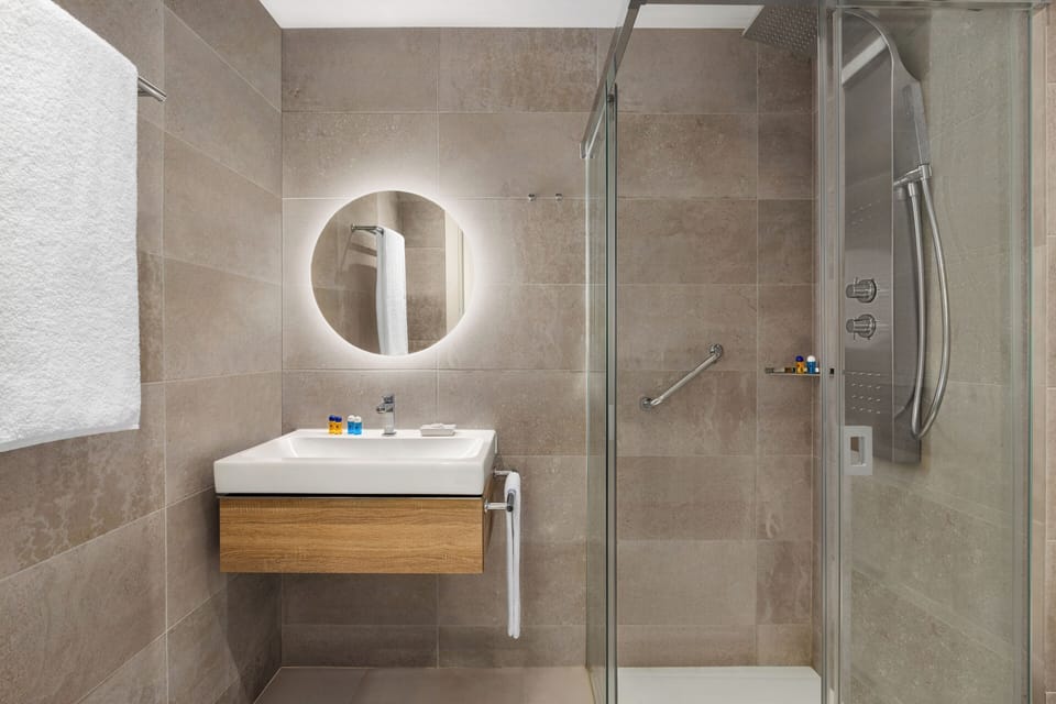 Luxury Two-Bedroom Residence with Private Pool | Bathroom | Separate tub and shower, free toiletries, hair dryer, towels