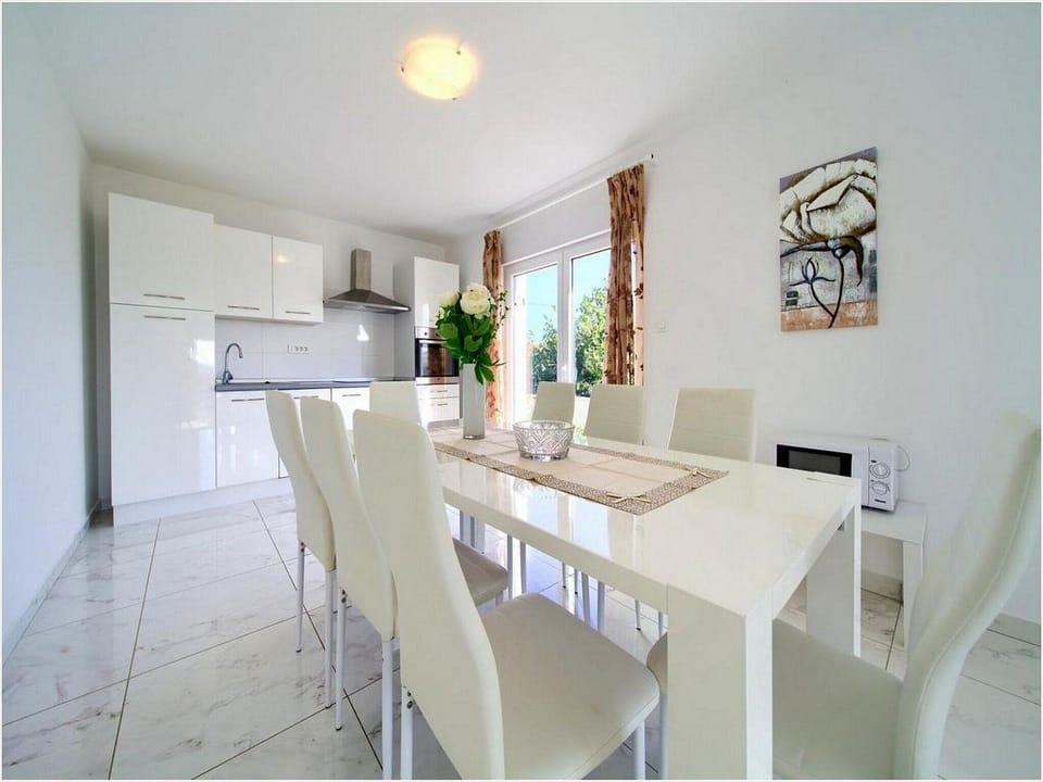 Villa (Four Bedroom Villa with Swimming Pool) | Dining room
