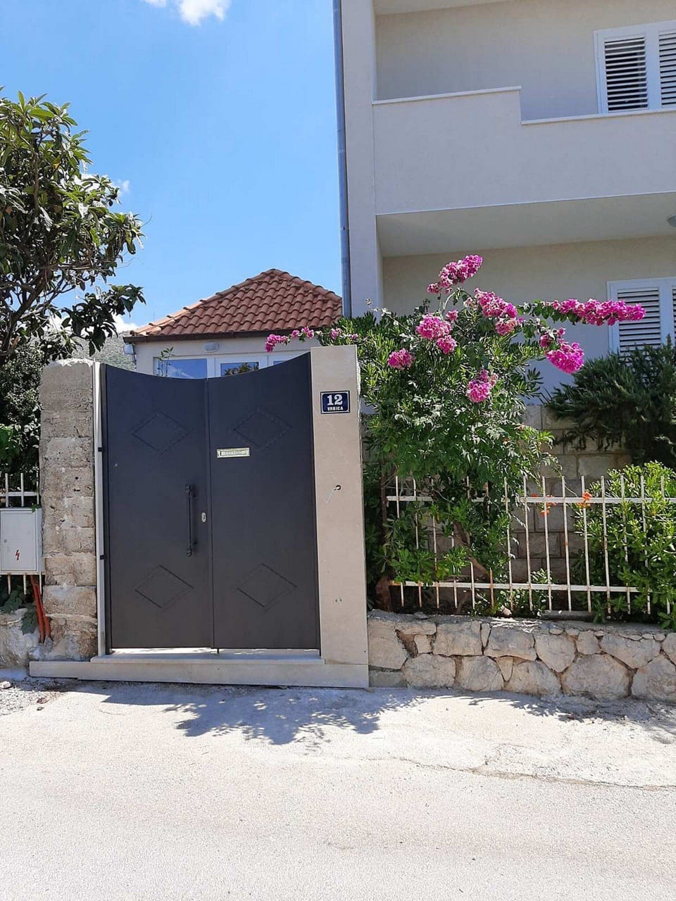 House (Four Bedroom Holiday Home with Balcon) | Property entrance