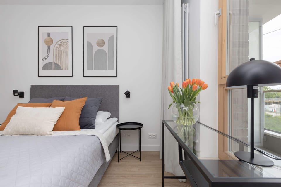 Bedroom with unique décor