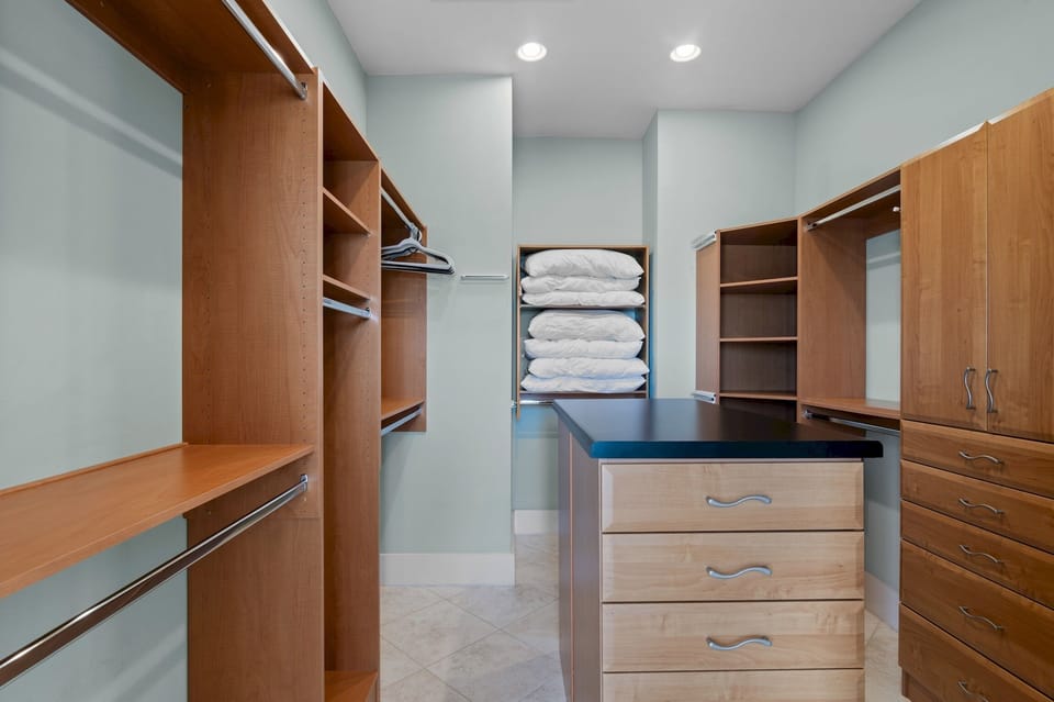 The West Inn - Blue Mountain Beach - Third Floor - Guest Bedroom #2 Closet