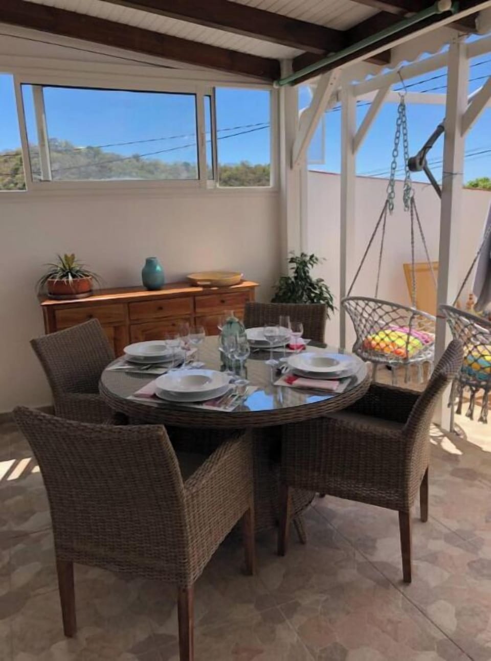 Outdoor dining