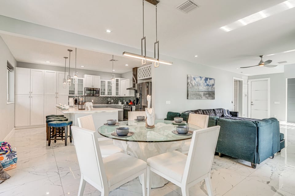 House (5 Bedrooms) | Interior