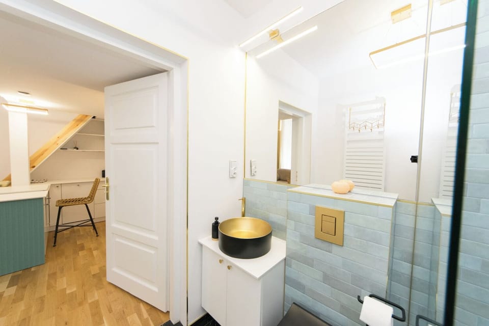 City Apartment | Bathroom