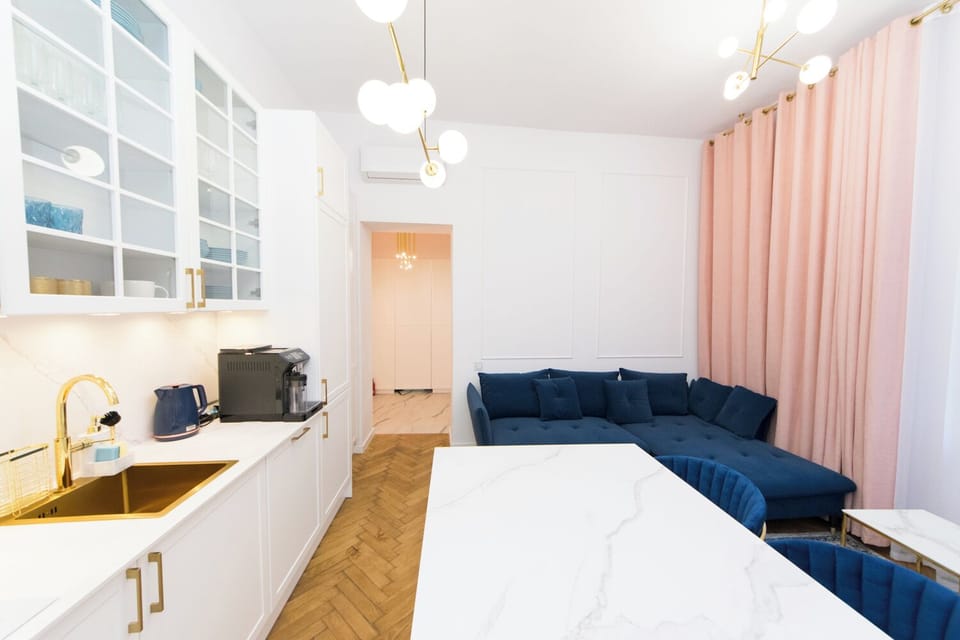 City Apartment | Living area