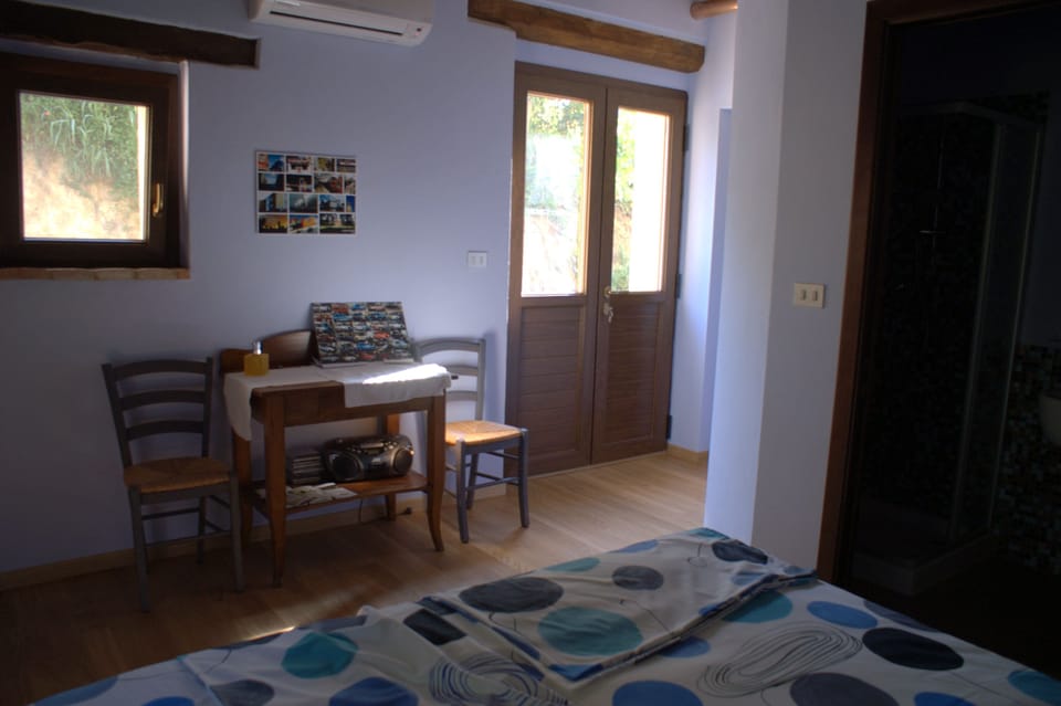 Apartment, Garden View | 3 bedrooms, soundproofing, iron/ironing board, free WiFi