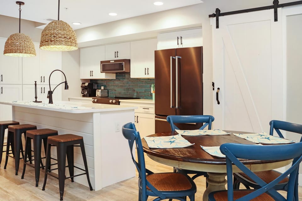 Condo, 2 Queen Beds (Club at Mexico Beach 1L Mermaid's Ret) | Dining