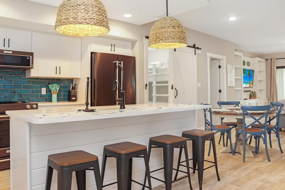 Condo, 2 Queen Beds (Club at Mexico Beach 1L Mermaid's Ret) | Private kitchen | Oven, toaster
