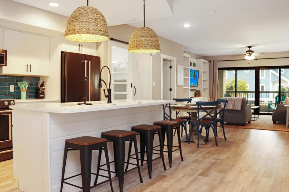Condo, 2 Queen Beds (Club at Mexico Beach 1L Mermaid's Ret) | Private kitchen | Oven, toaster