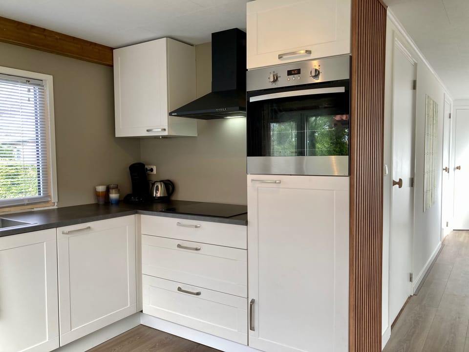 Chalet, 2 Bedrooms, Patio, Garden View | Private kitchen