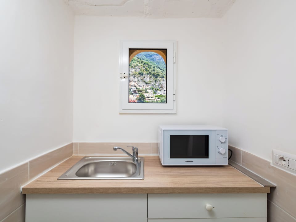 Panoramic Townhome, Sea View | Microwave