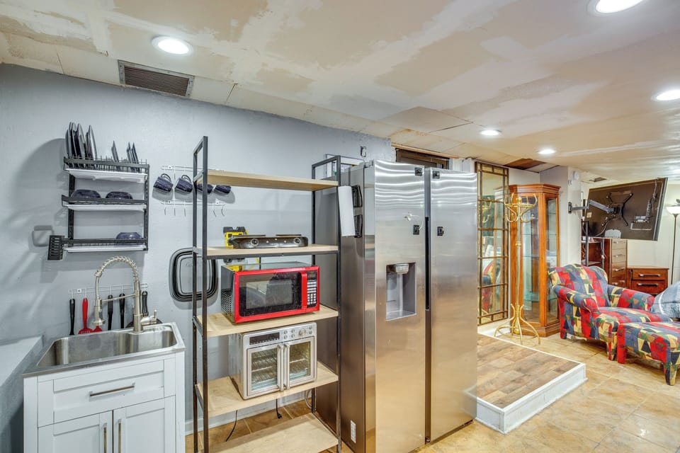 Kitchenette | Toaster Oven | Hot Plate | Cooking Basics | Dishware & Flatware