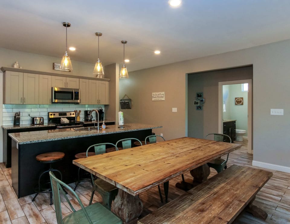 Dining/Kitchen