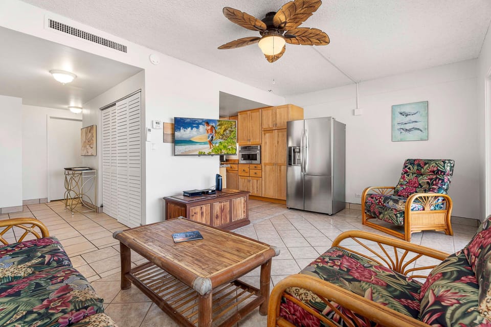 Condo, 1 King Bed with Sofa bed (Kona Plaza#203) | Living area