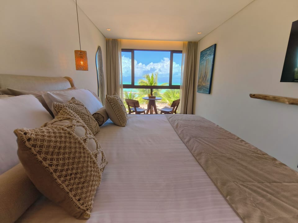 Premium Double Room, Sea View | In-room safe, blackout drapes, soundproofing, WiFi (free)