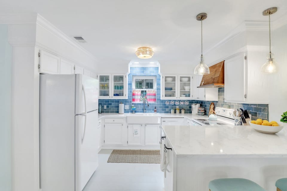 Fully Stocked kitchen.  Well equipped for all your cooking needs. 