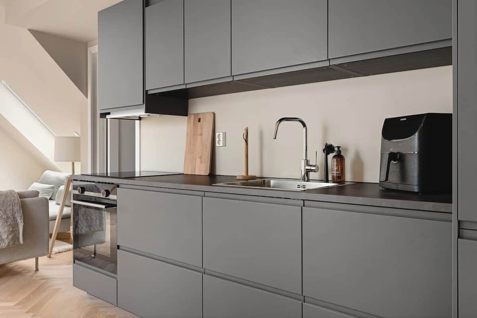 Even the most accomplished chef can indulge themselves in this well-equipped kitchen.