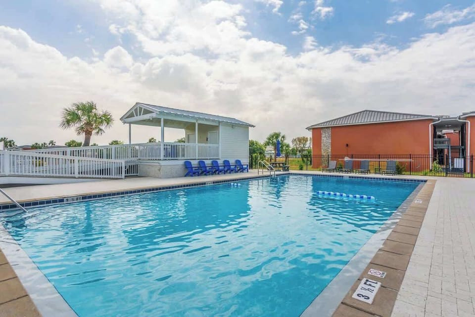 Enjoy THREE newly remodeled community pools throughout the complex.