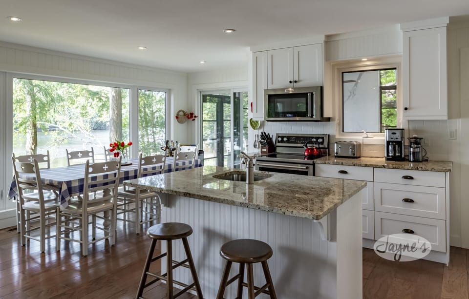 Kitchen &amp; Bar Seating
