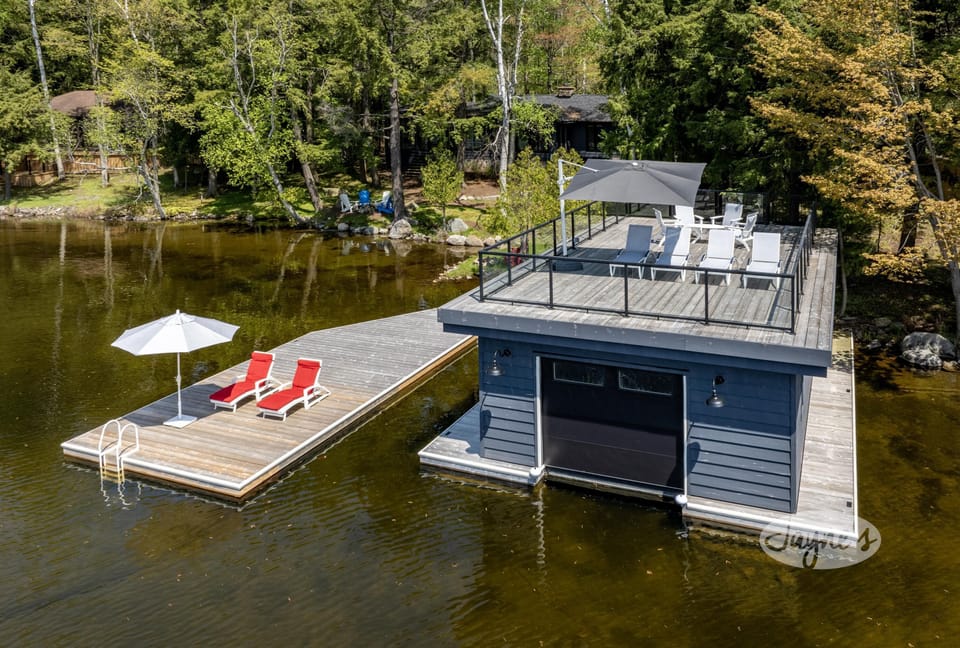 Cottage &amp; Boathouse