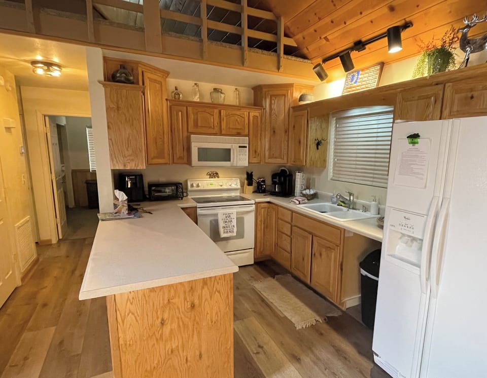 Full kitchen