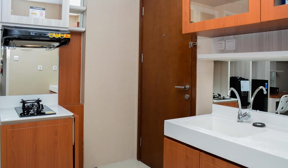 Fridge, stovetop