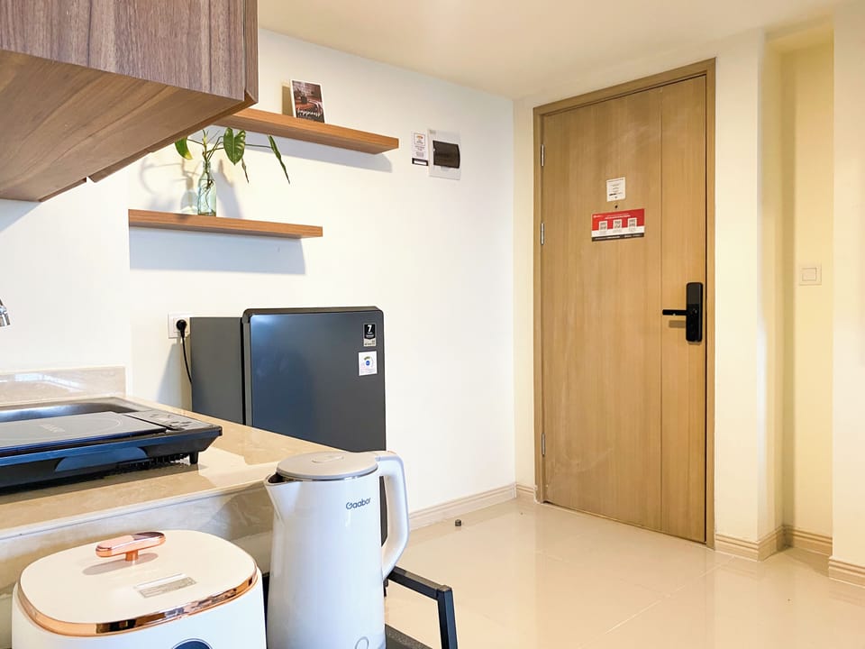 Apartment | Private kitchen | Fridge, stovetop, rice cooker