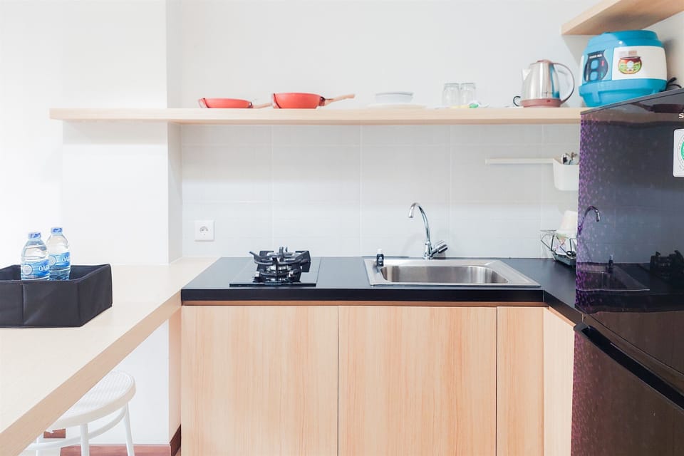 Apartment | Private kitchen | Fridge, stovetop, electric kettle, rice cooker