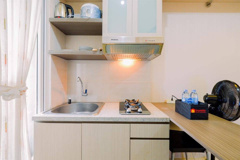 Apartment | Private kitchen | Fridge, stovetop, electric kettle, rice cooker