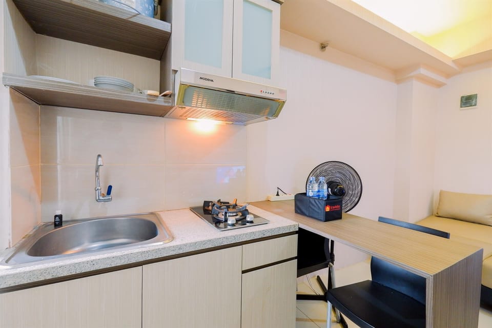 Apartment | Private kitchen | Fridge, stovetop, electric kettle, rice cooker