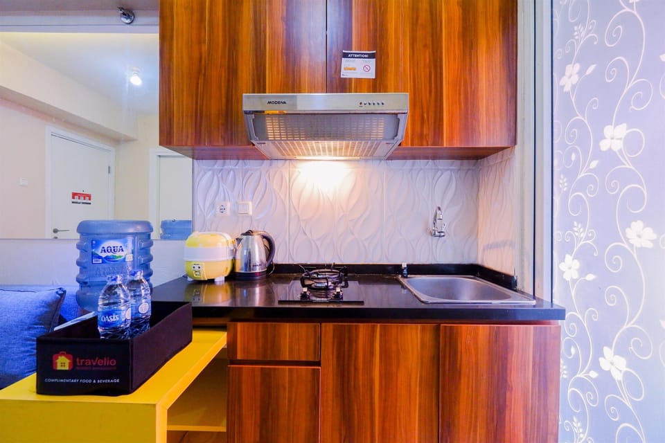 Apartment | Private kitchen | Fridge, stovetop, electric kettle, rice cooker