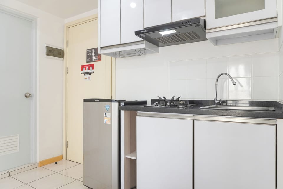 Apartment | Private kitchen | Fridge, stovetop, electric kettle