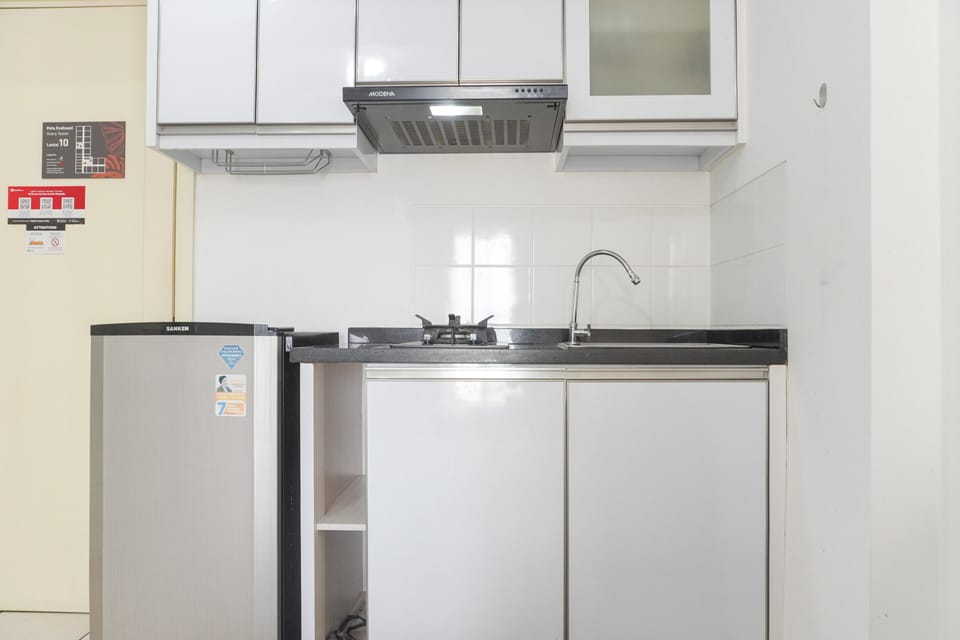 Apartment | Private kitchen | Fridge, stovetop, electric kettle