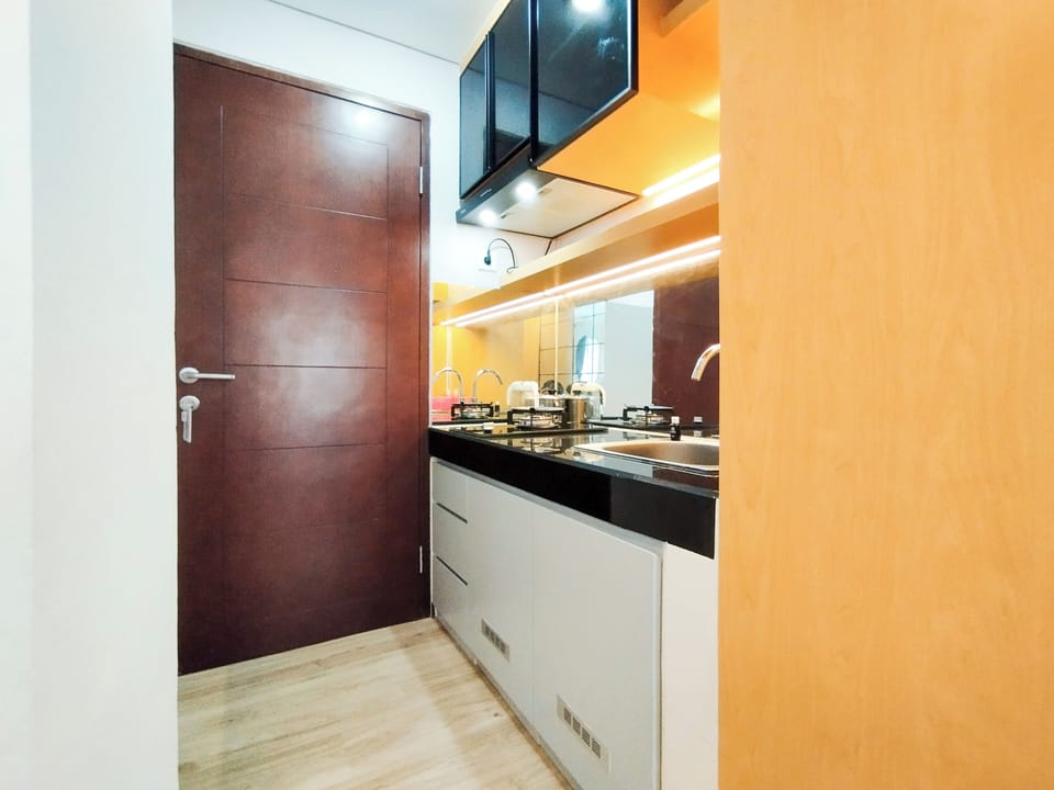 Studio | Private kitchen | Fridge, stovetop, electric kettle