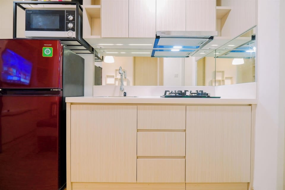 Apartment | Private kitchen | Full-size fridge, microwave, stovetop, electric kettle