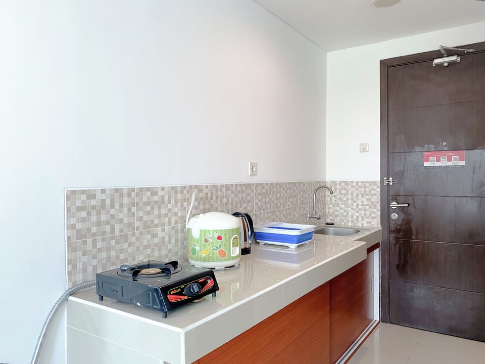 Studio | Private kitchen | Fridge, stovetop, electric kettle