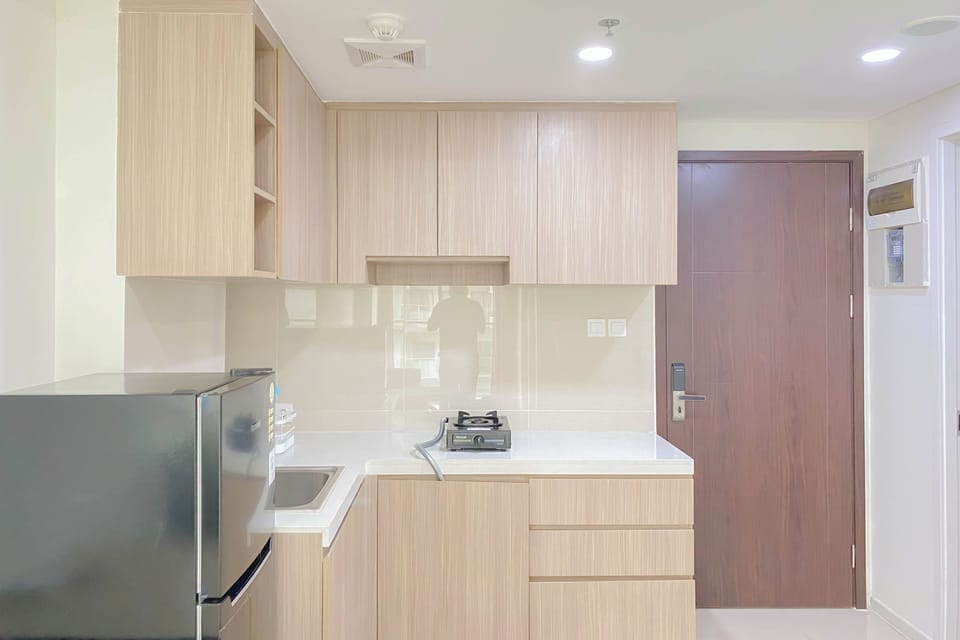 Apartment | Private kitchen | Fridge, stovetop, electric kettle