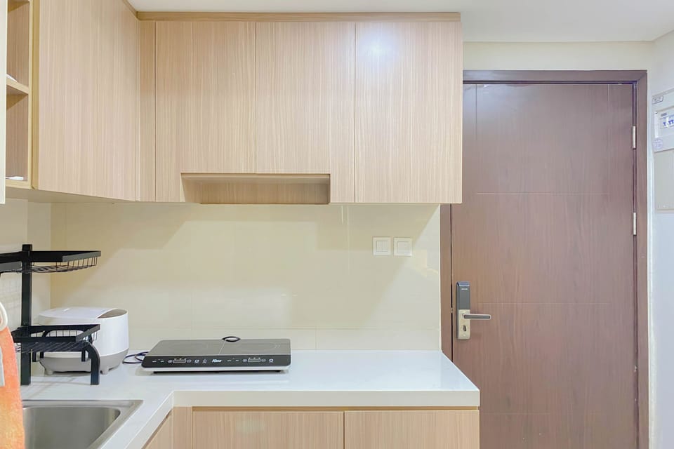 Apartment | Private kitchen | Fridge, stovetop, electric kettle