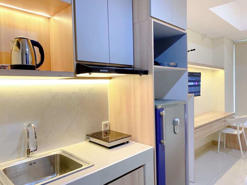 Studio | Private kitchen | Fridge, stovetop, electric kettle