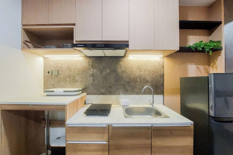 Studio | Private kitchen | Full-size fridge, stovetop, electric kettle