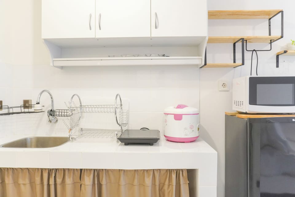 Studio | Private kitchen | Full-size fridge, microwave, stovetop, electric kettle