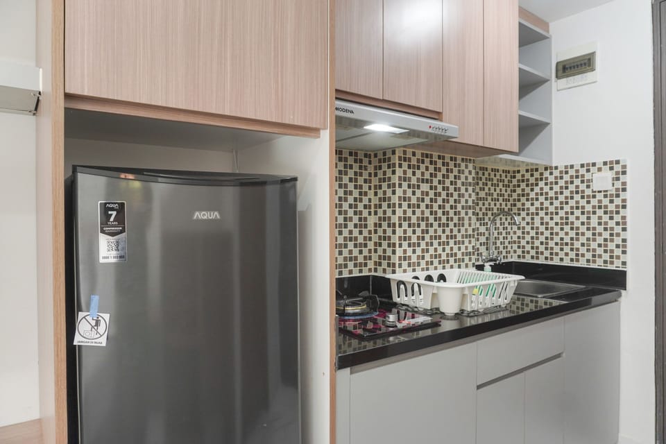 Studio | Private kitchen | Full-size fridge, stovetop, electric kettle