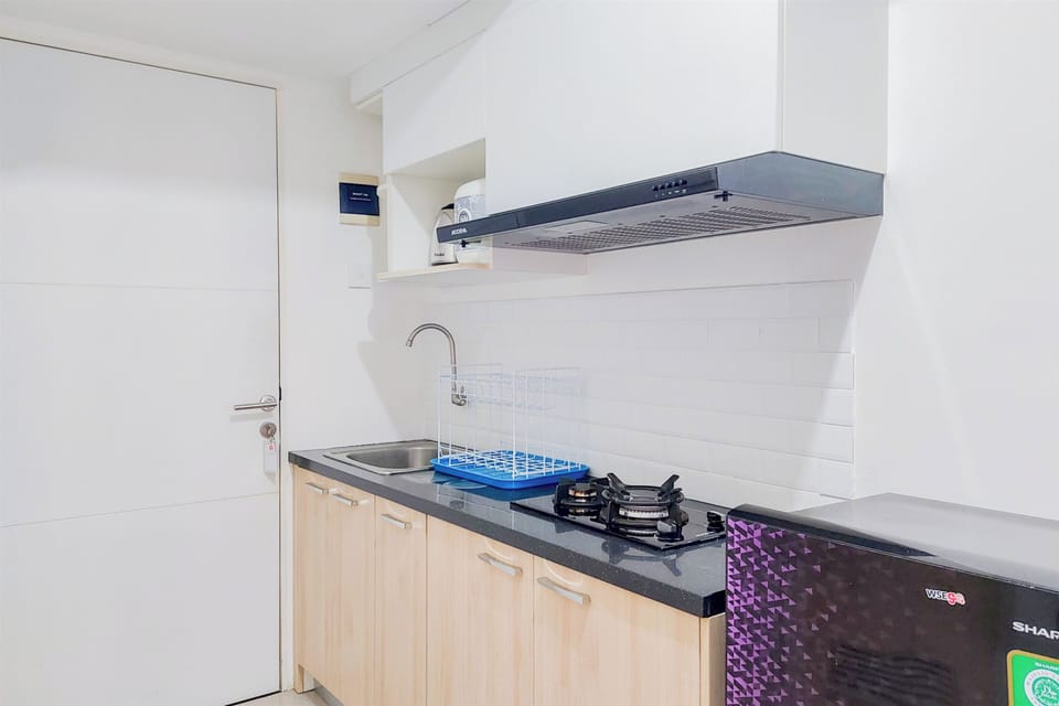 Studio | Private kitchen | Full-size fridge, stovetop, electric kettle