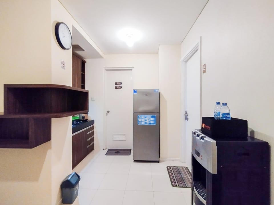 Apartment | Private kitchen | Full-size fridge, stovetop, electric kettle