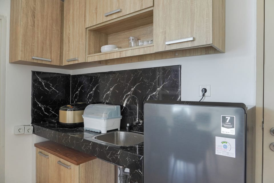 Studio | Private kitchen | Full-size fridge, stovetop, electric kettle