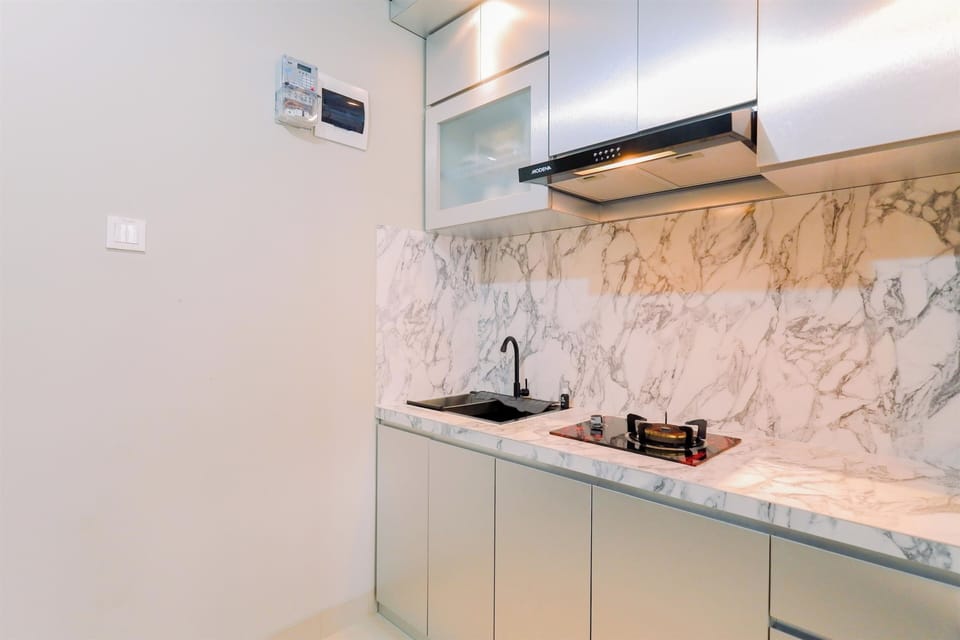 Apartment | Private kitchen | Full-size fridge, stovetop, electric kettle