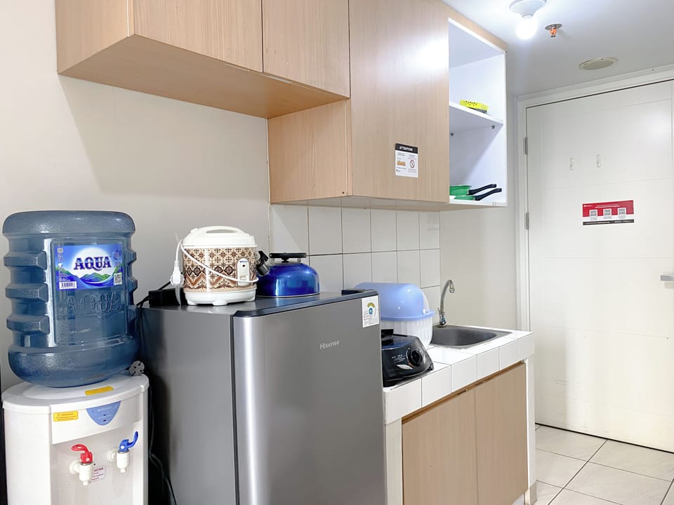 Studio | Private kitchen | Full-size fridge, stovetop