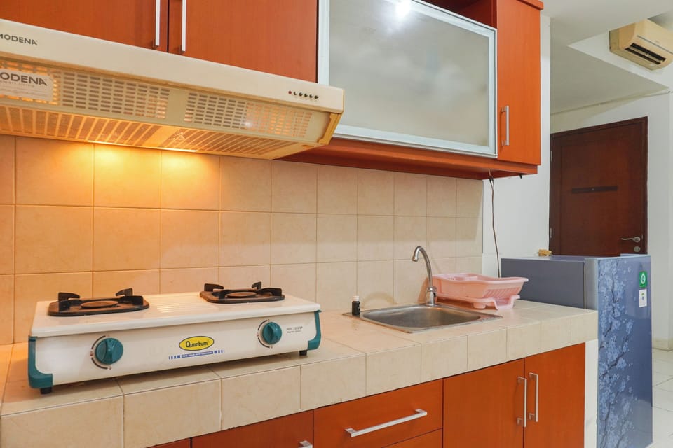 Apartment | Private kitchen | Full-size fridge, stovetop, electric kettle