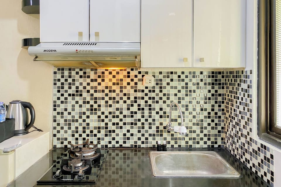 Studio | Private kitchen | Full-size fridge, stovetop, electric kettle